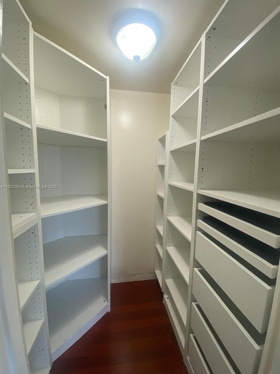 STRATFORD HOUSE CONDO · #1008 in North Miami Beach - Photo 10