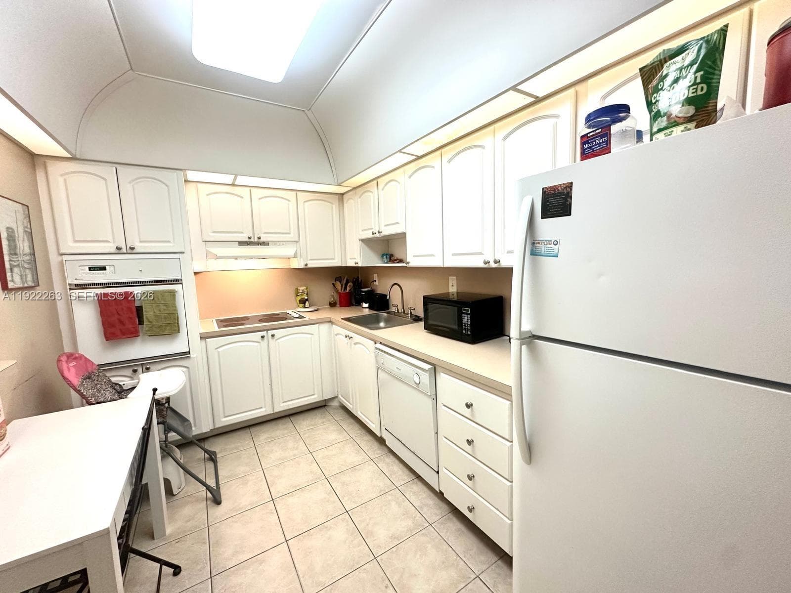 OCEANVIEW BUILDING · #414 in Sunny Isles Beach - Photo 6