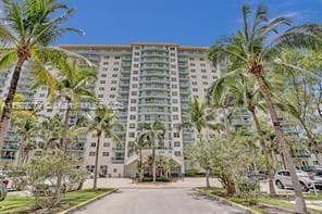 OCEANVIEW BUILDING A 2+Den · #320 in Sunny Isles Beach - Photo 1