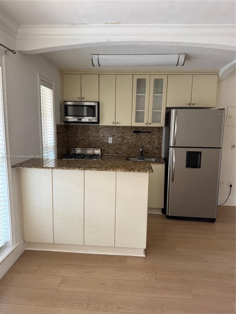 VIRGINIA POINTE CONDO · #59 in Miami - Photo 3