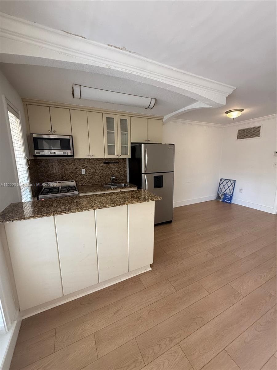 VIRGINIA POINTE CONDO · #59 in Miami - Photo 4