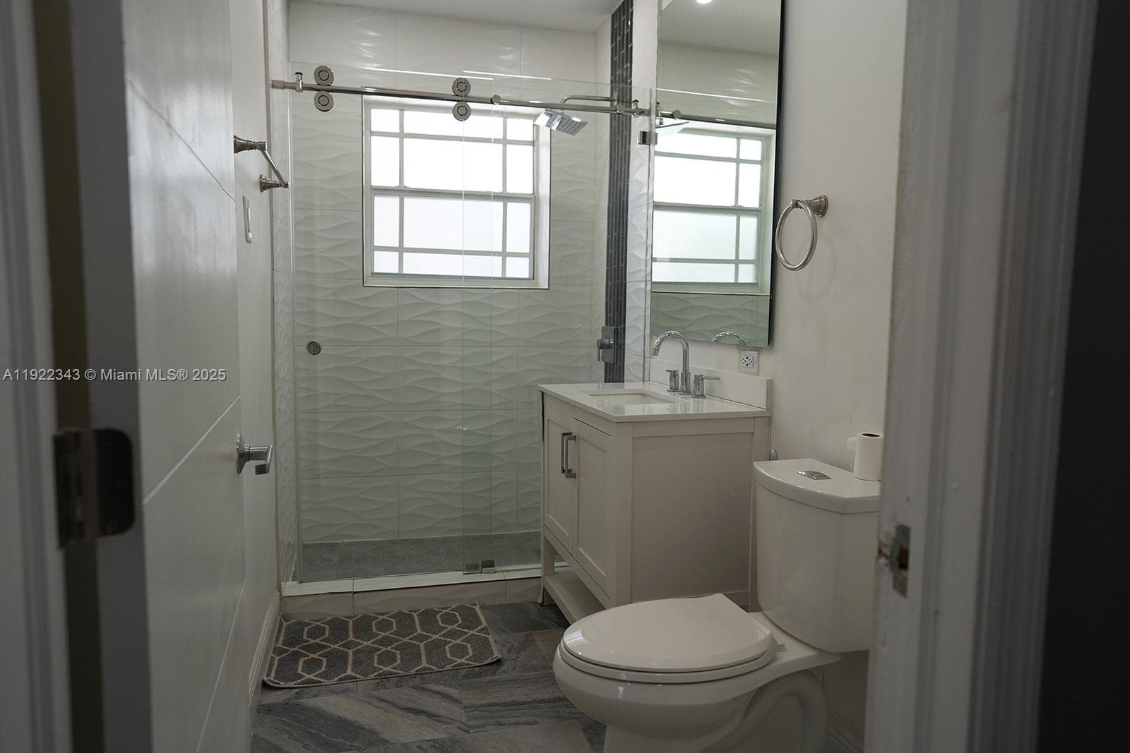 1401 NE 14th Ct photo 8