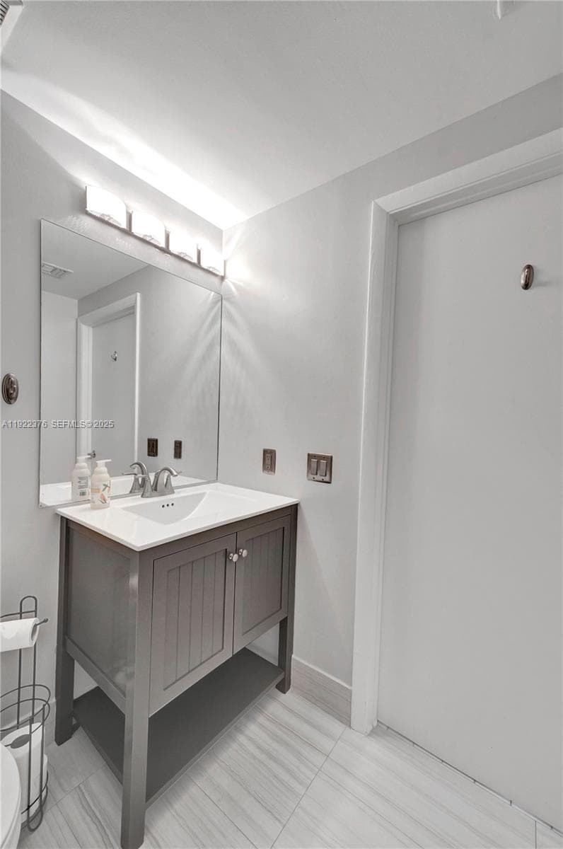 2nd Master Bathroom