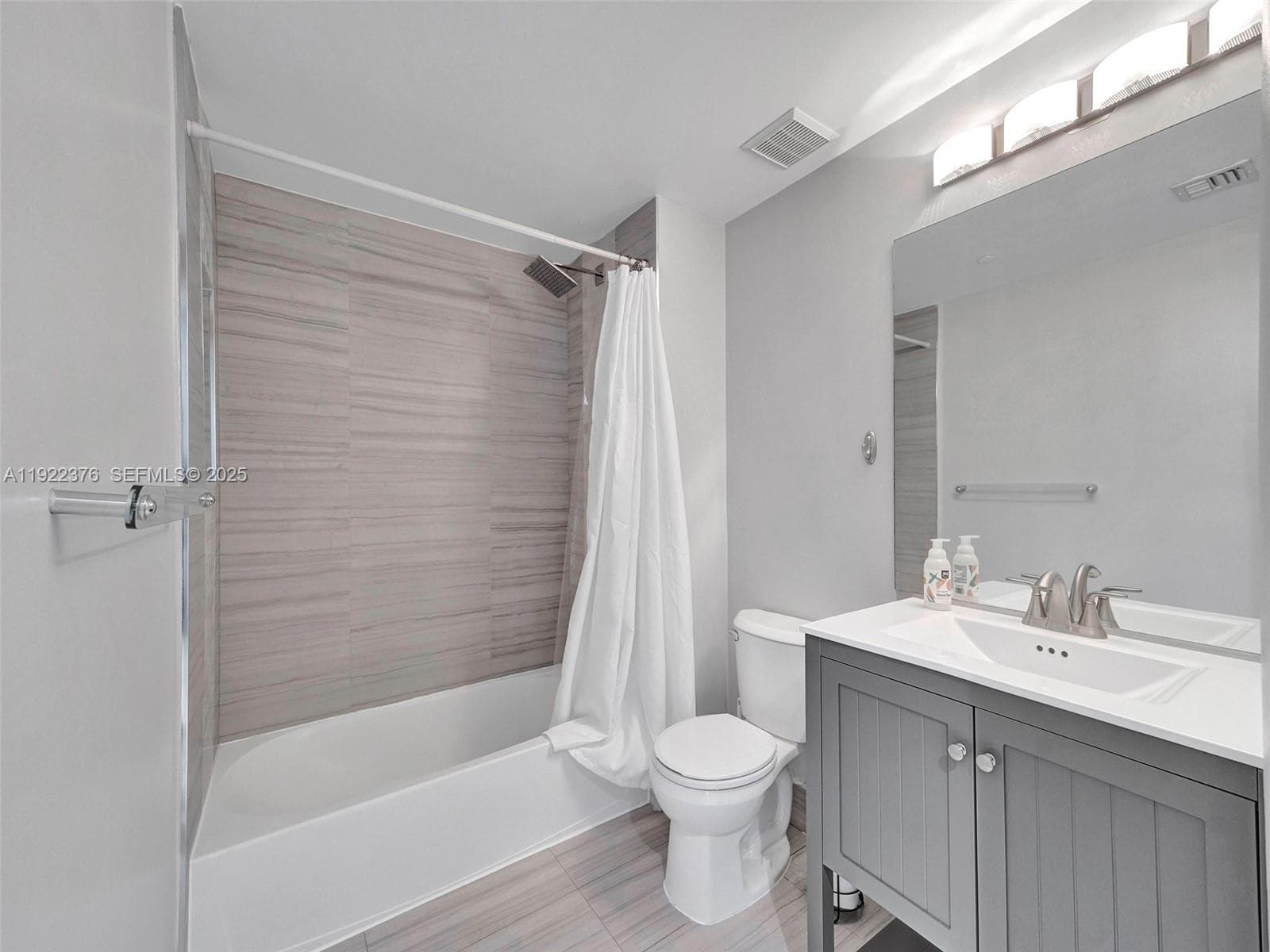 2nd Master Bathroom
