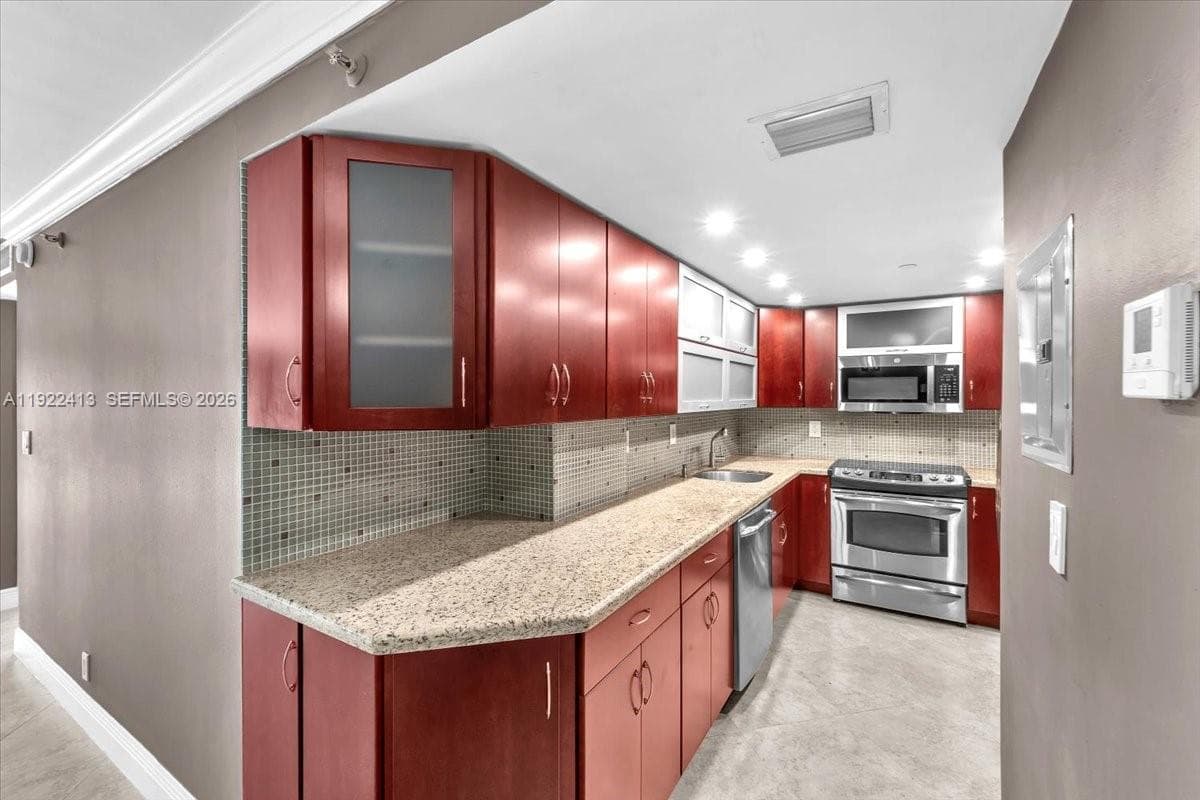 THE RIVIERA CONDO · #1807 in Miami Beach - Photo 10