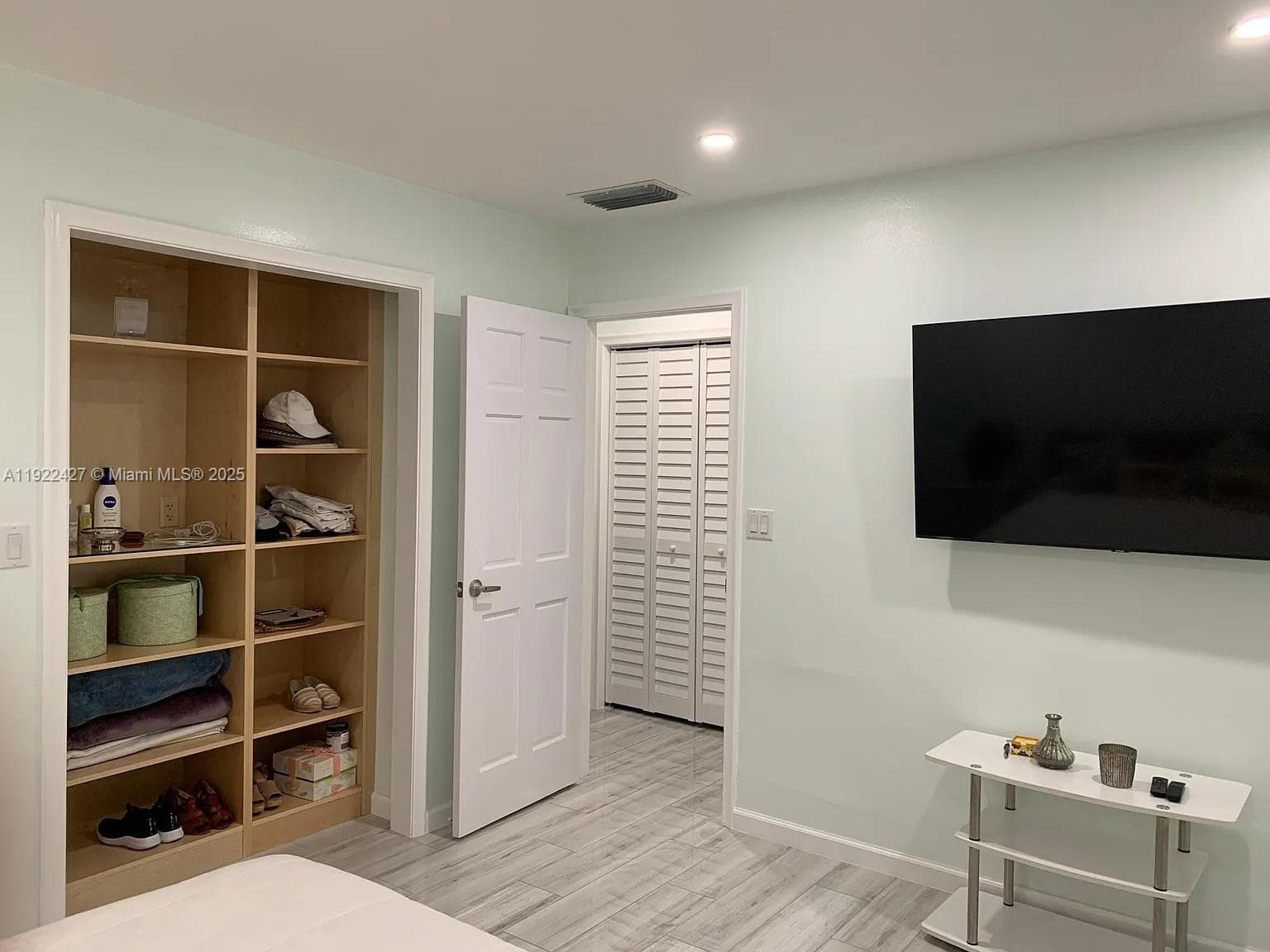 HIBISCUS HOUSE CONDO · #12 in Fort Lauderdale - Photo 8