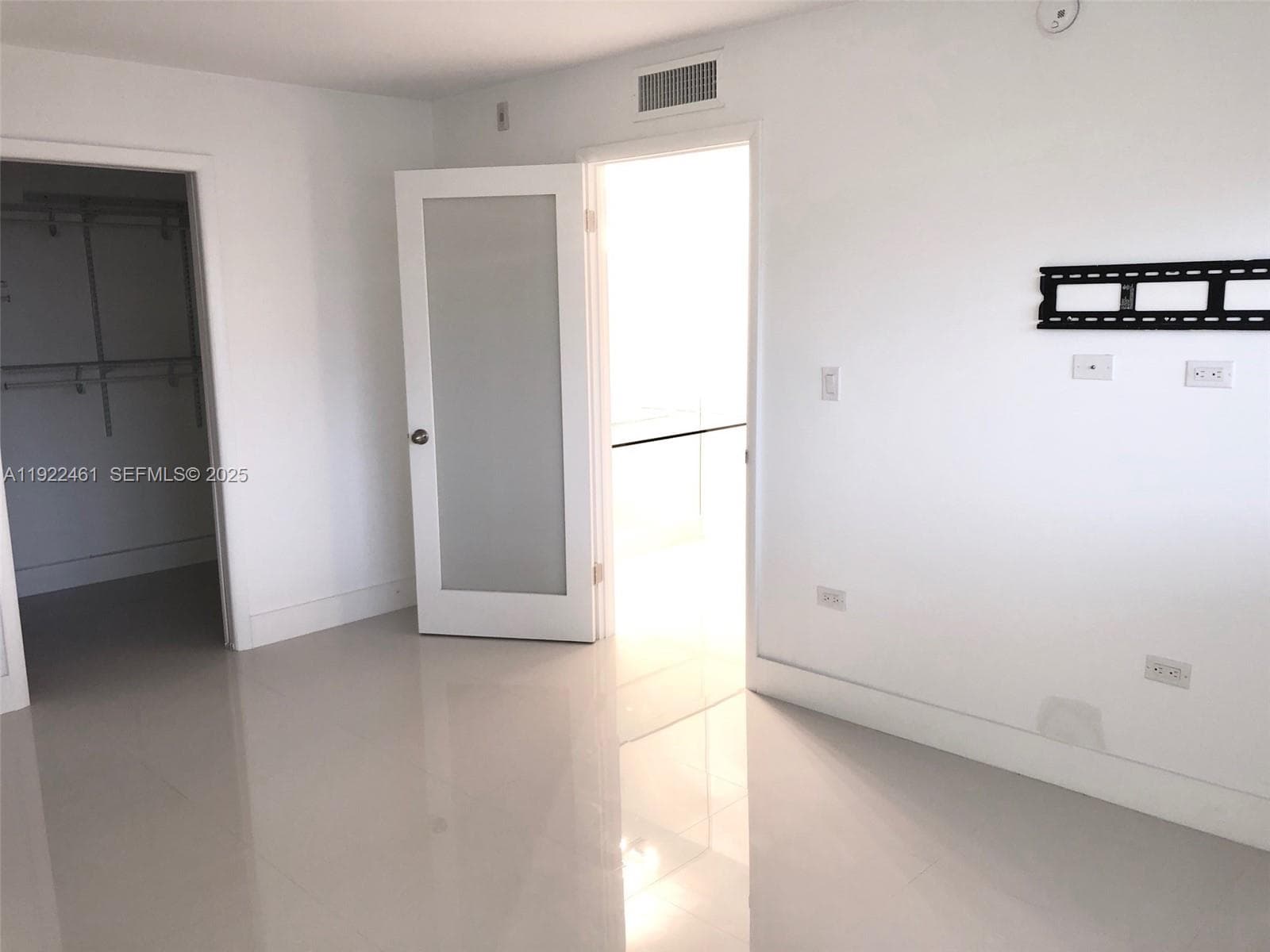 OCTAGON TOWERS I CONDO · #11D in Miami Beach - Photo 17