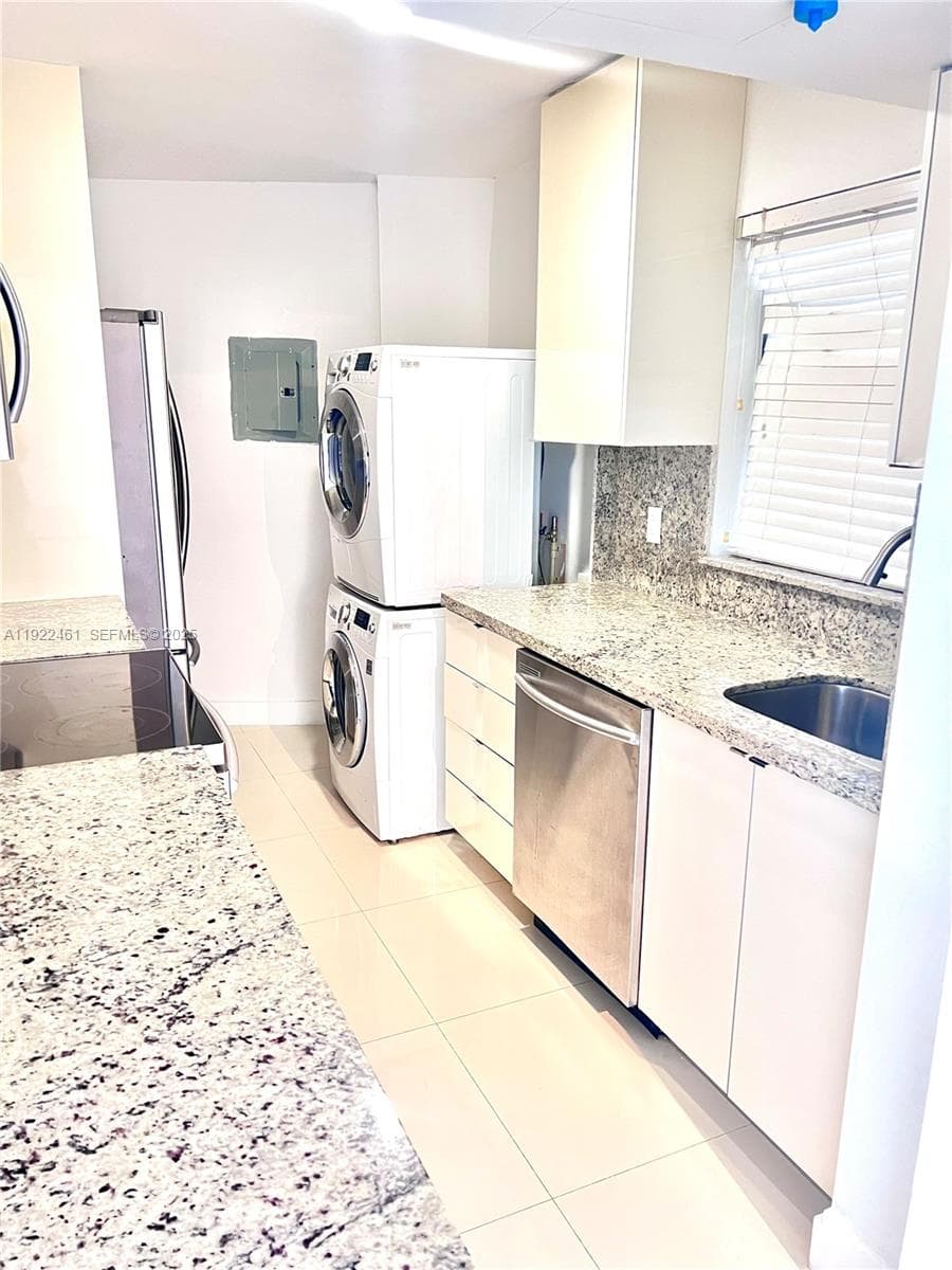 OCTAGON TOWERS I CONDO · #11D in Miami Beach - Photo 9