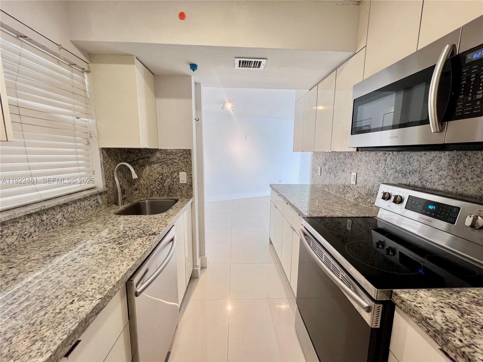 OCTAGON TOWERS I CONDO · #11D in Miami Beach - Photo 8