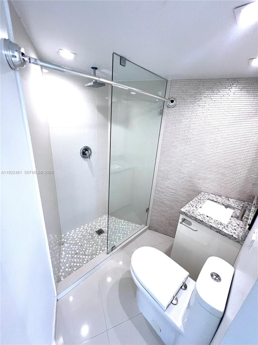 OCTAGON TOWERS I CONDO · #11D in Miami Beach - Photo 21