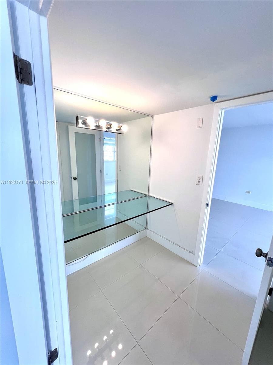 Octagon Towers · #11D in Miami Beach - Photo 13