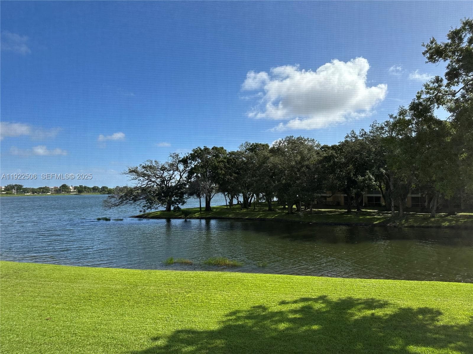 SAILBOAT POINTE CONDO · #2209 in Oakland Park - Photo 2