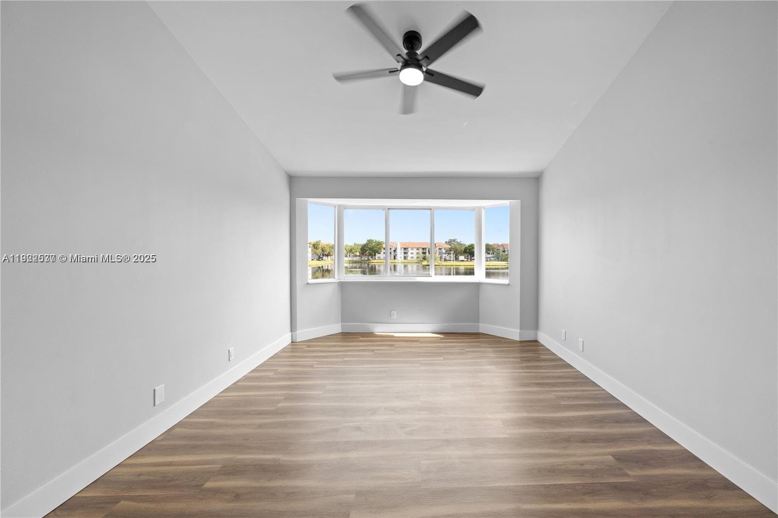 3835 Lombardy St photo 13