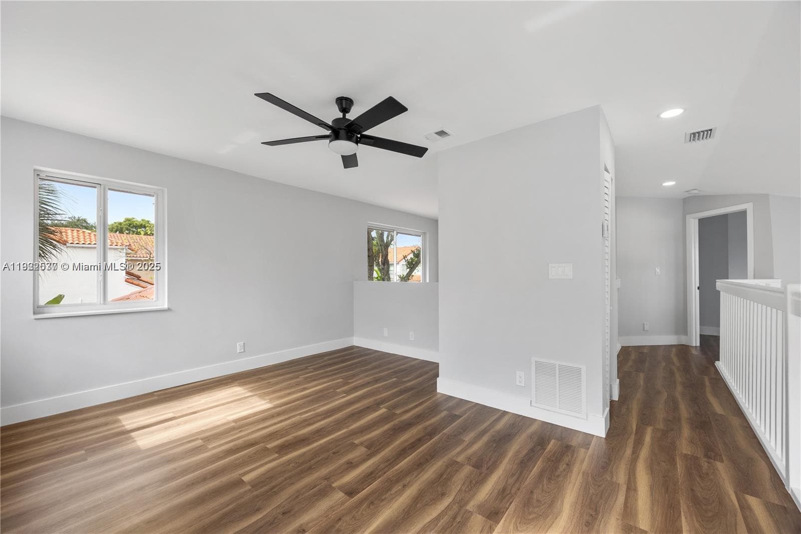 3835 Lombardy St photo 7