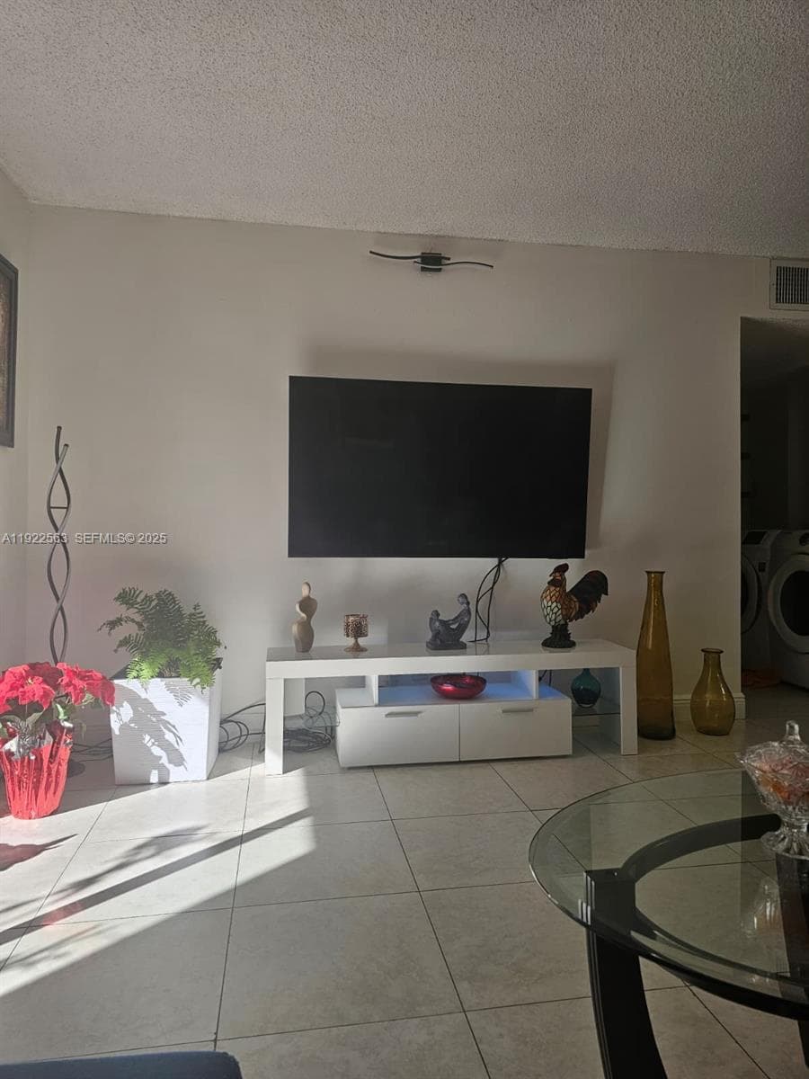 Summit Chase Condo · #111 in Miami - Photo 8