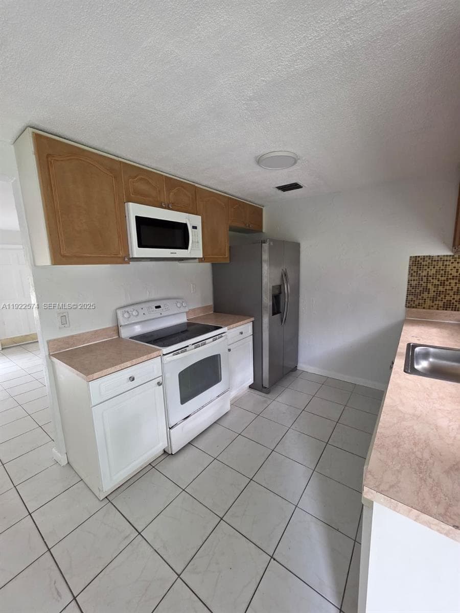 5626 Freedom St photo 2