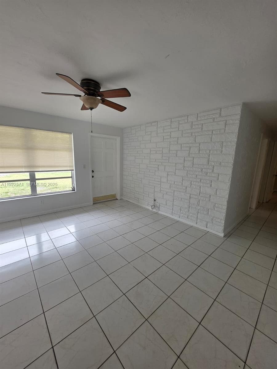 5626 Freedom St photo 4