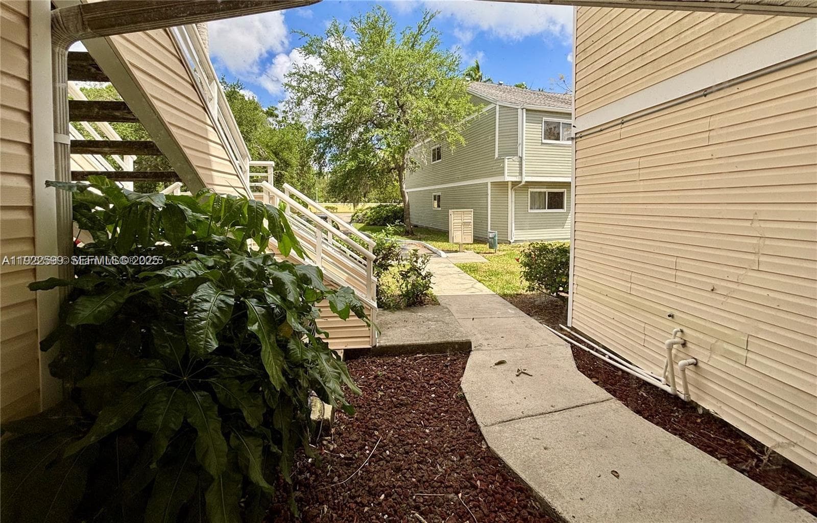 SUMMER LAKE · #101 in Oakland Park - Photo 21