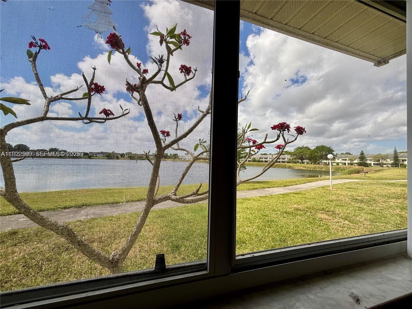 SUMMER LAKE · #101 in Oakland Park - Photo 15