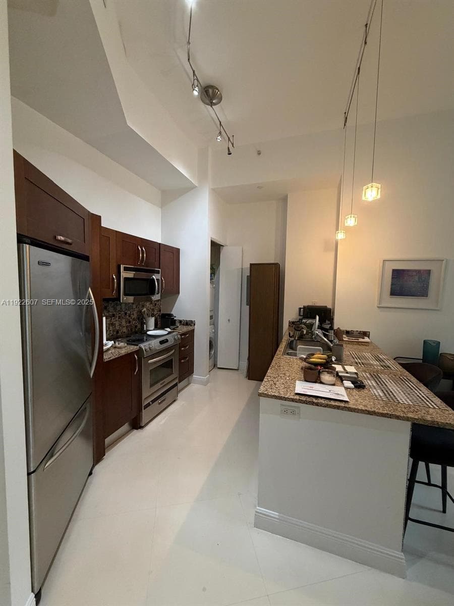 TURNBERRY VILLAGE SO TOWE · #114 in Aventura - Photo 2