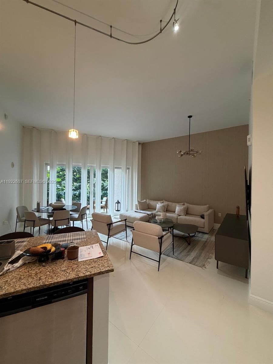 TURNBERRY VILLAGE SO TOWE · #114 in Aventura - Photo 3