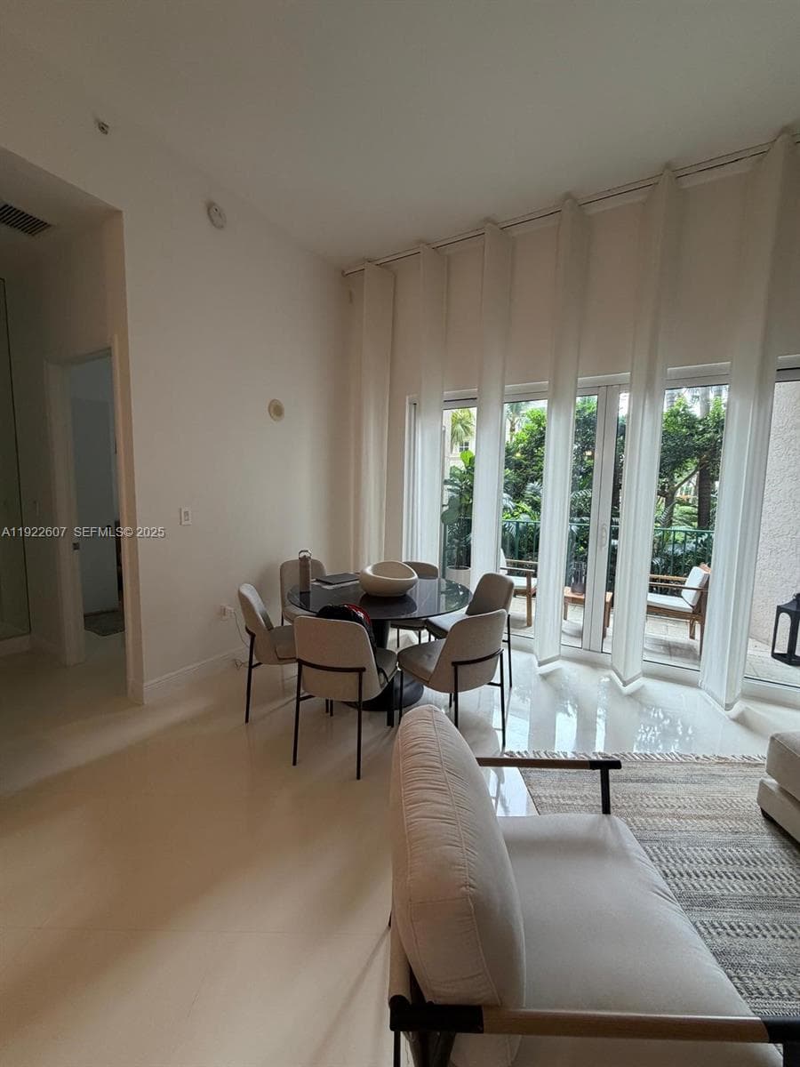 TURNBERRY VILLAGE SO TOWE · #114 in Aventura - Photo 9