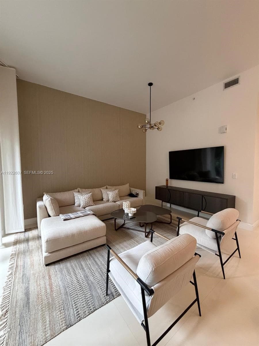 TURNBERRY VILLAGE SO TOWE · #114 in Aventura - Photo 8