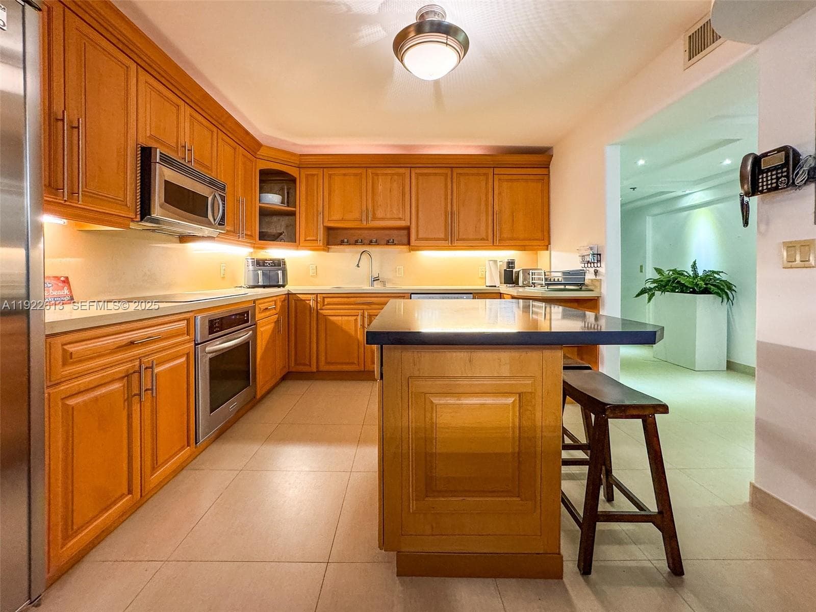 Ocean Waves Condominium · #809 in Surfside - Photo 10