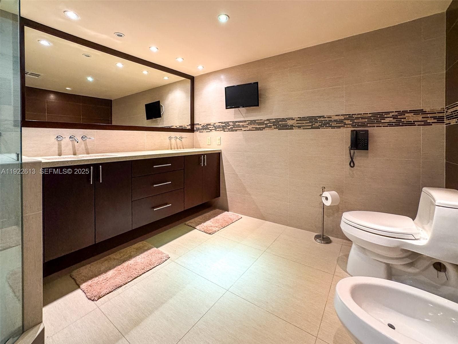 Ocean Waves Condominium · #809 in Surfside - Photo 25