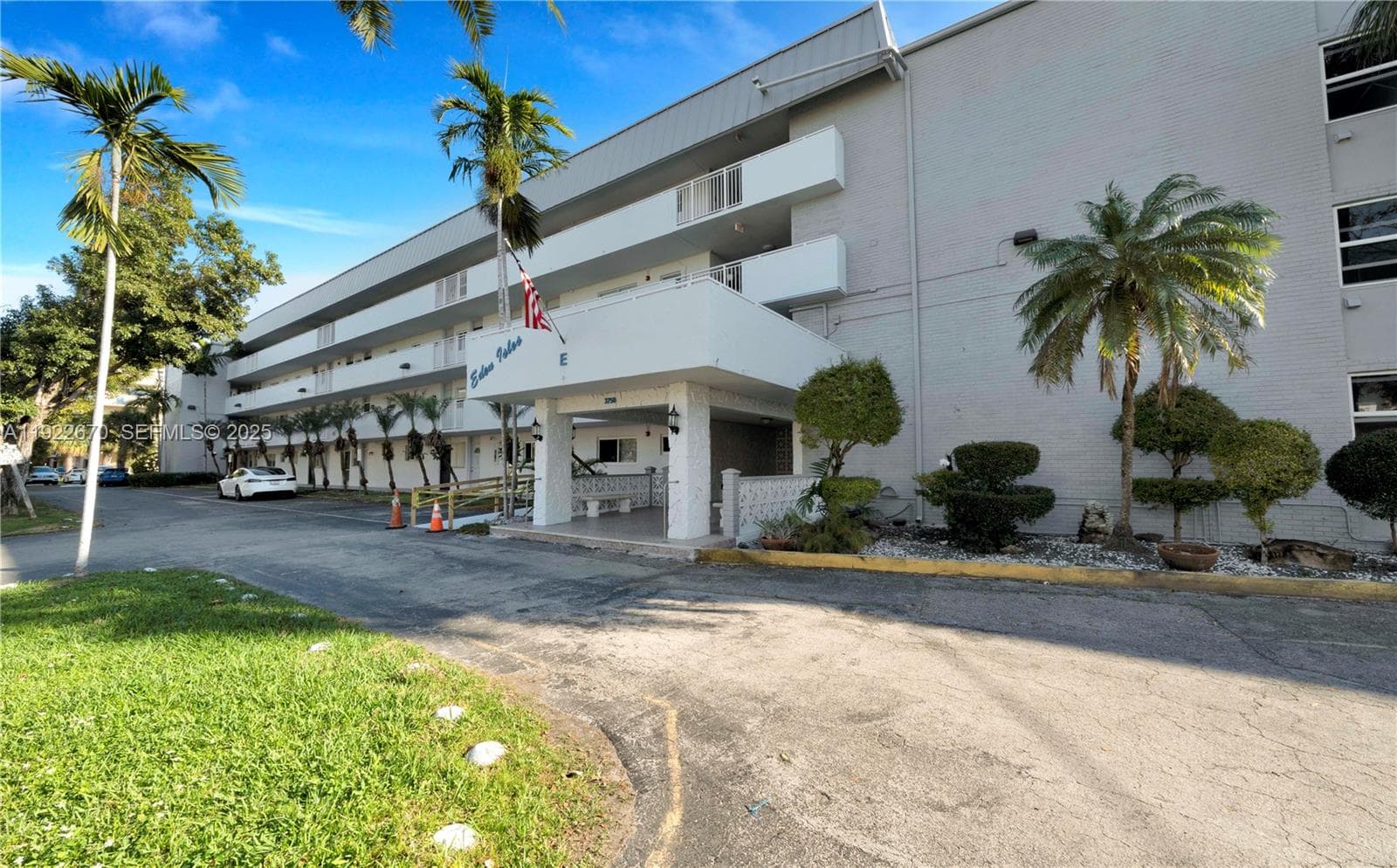 EDEN ISLES CONDO NO 5 · #101 in North Miami Beach - Photo 17