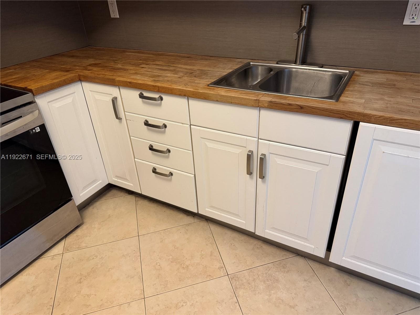 ST REGIS APTS CONDO · #7H in Bay Harbor Islands - Photo 6