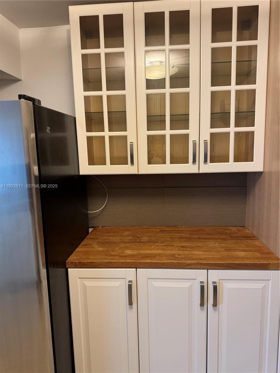 ST REGIS APTS CONDO · #7H in Bay Harbor Islands - Photo 3