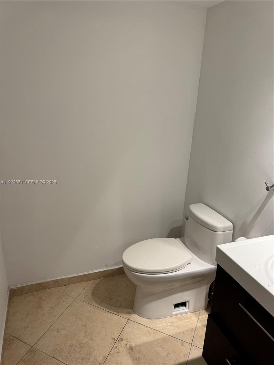 ST REGIS APTS CONDO · #7H in Bay Harbor Islands - Photo 9