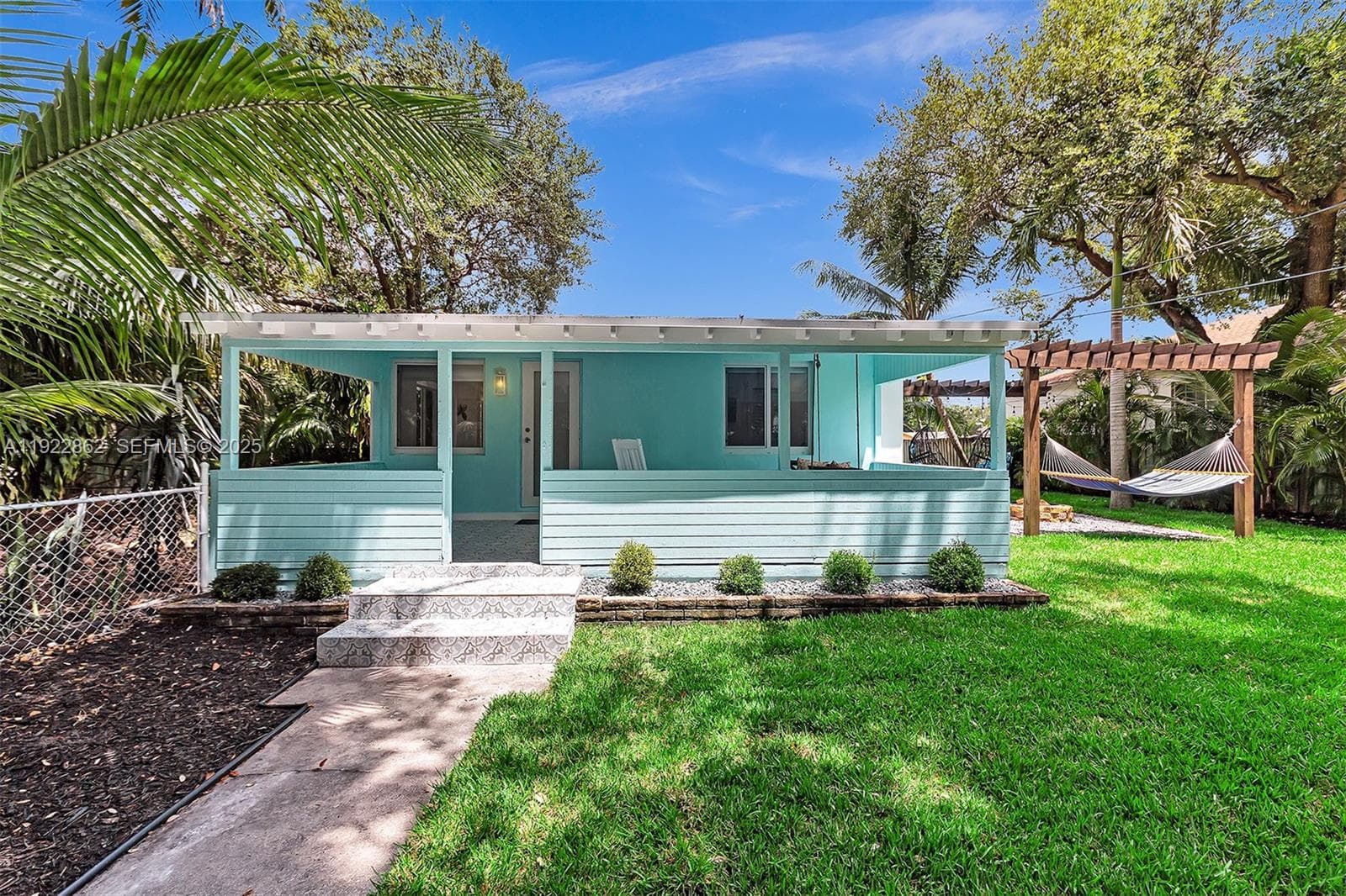 1960 Riverside Dr photo 89