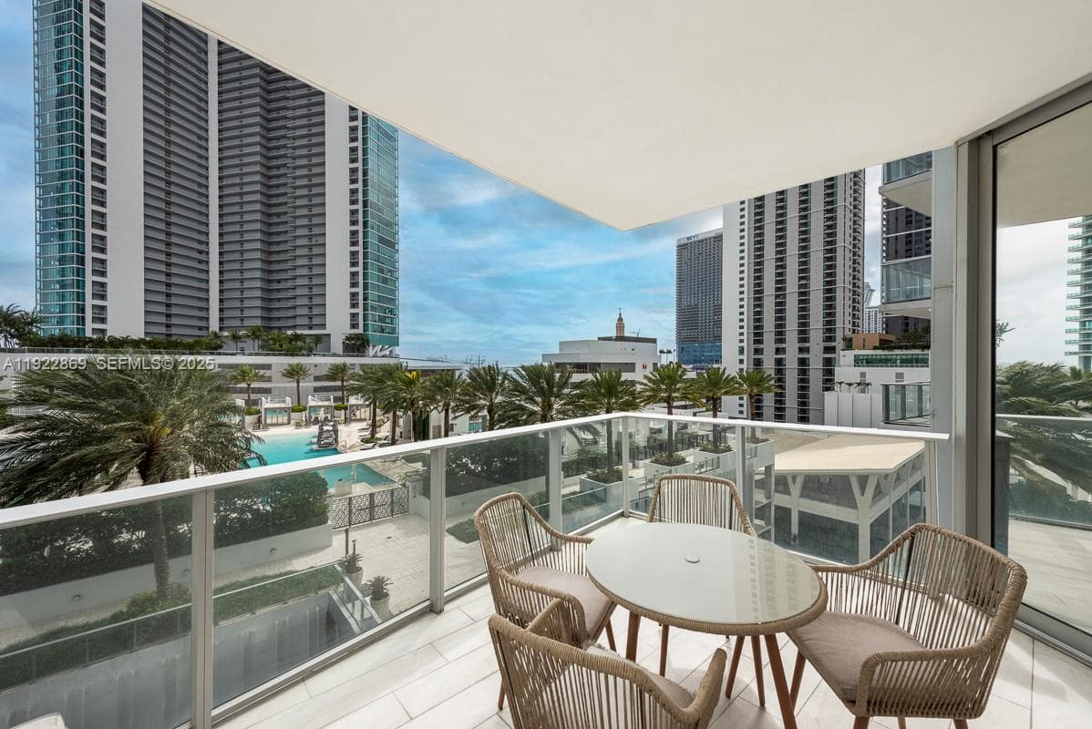 Paramount Miami Worldcenter · #905 in Miami - Photo 7