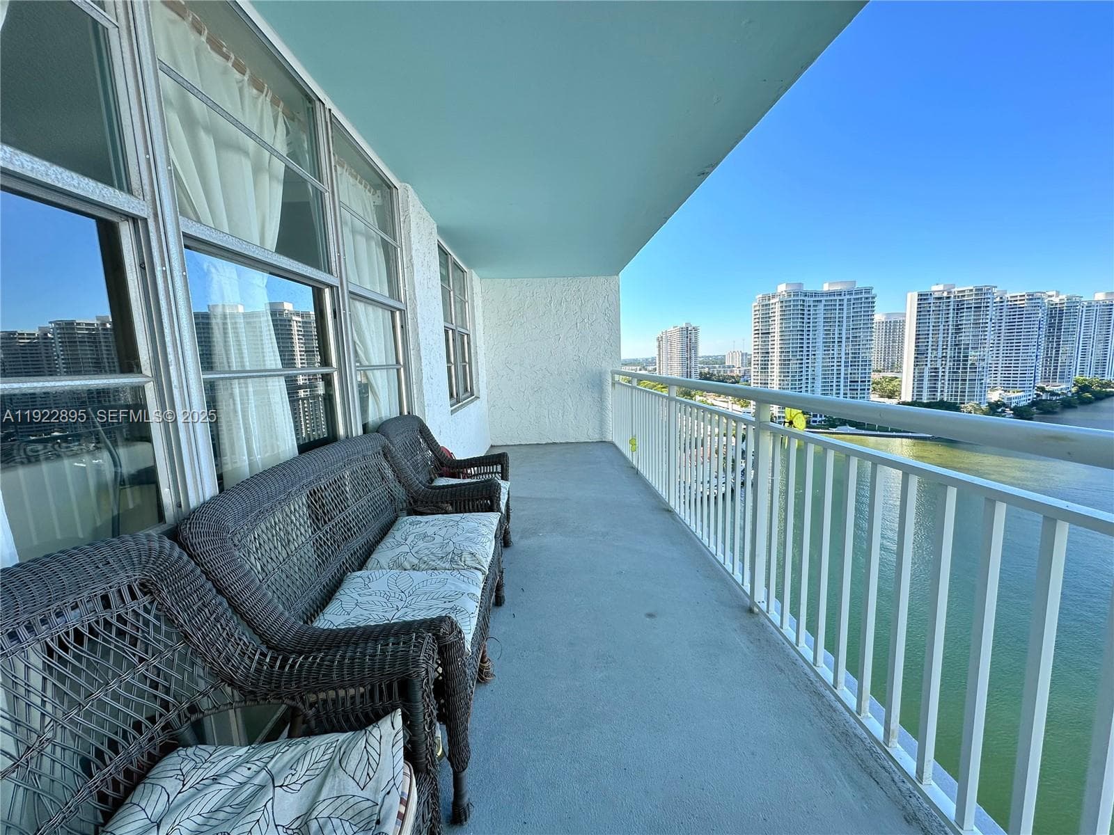 WINSTON TOWERS 500 · #2201 in Sunny Isles Beach - Photo 4