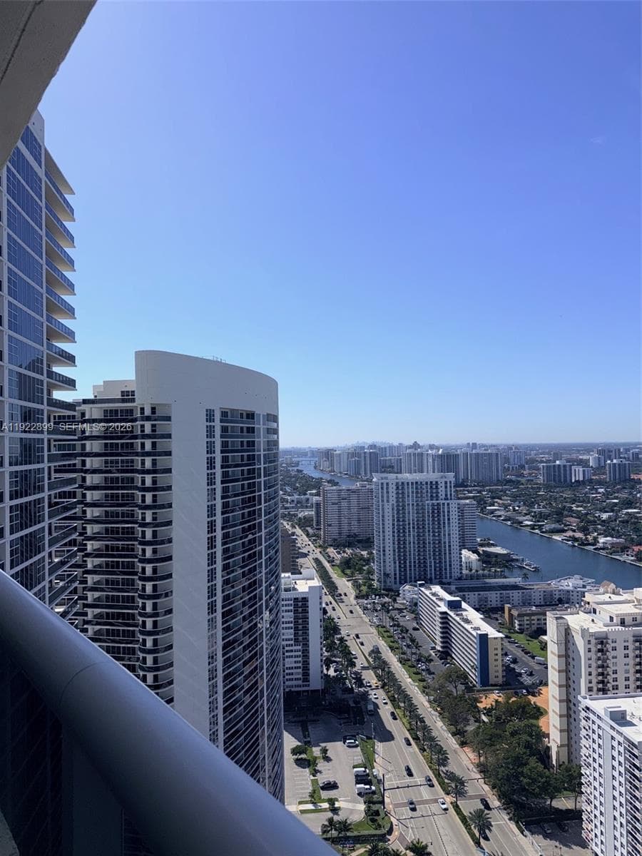 Beach Club Three · #LP4206 in Hallandale Beach - Photo 5