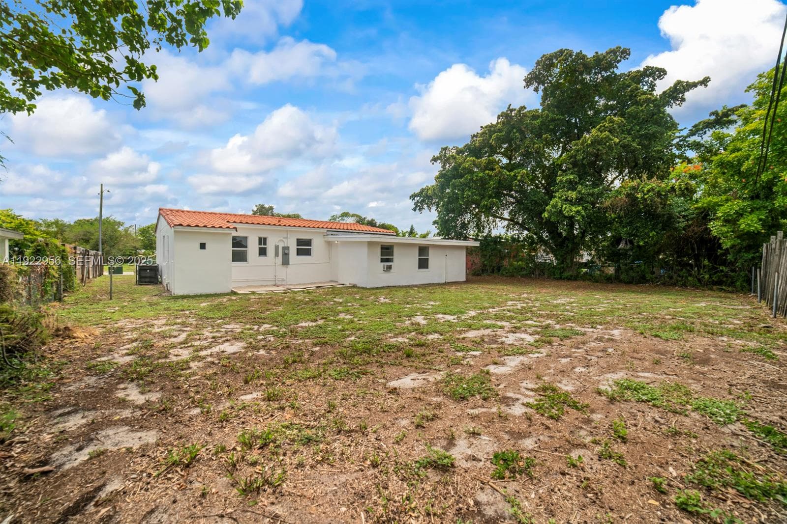 1631 NW 12th Ct photo 26