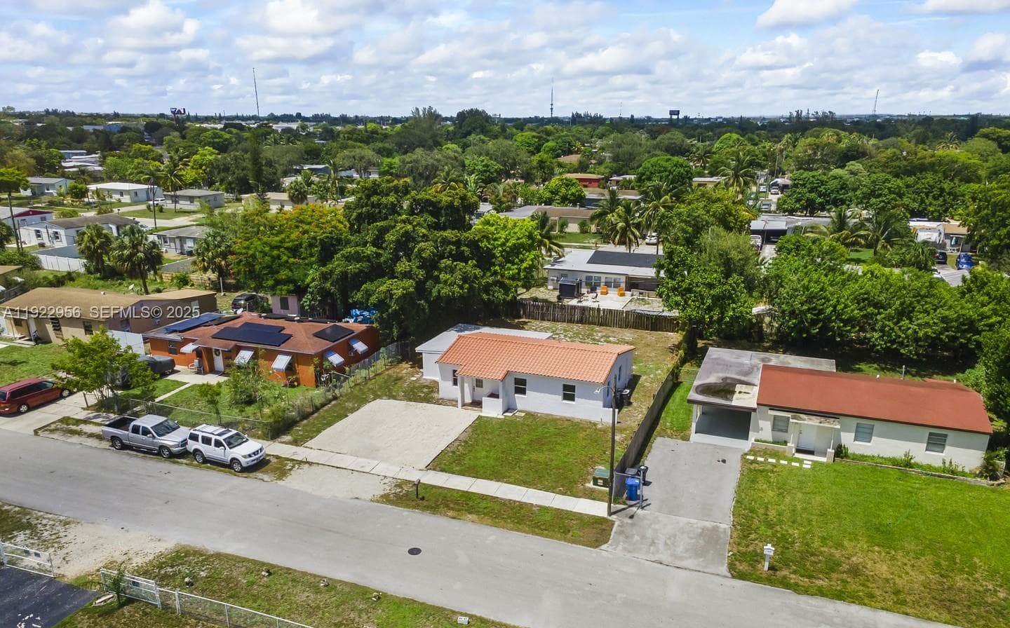 1631 NW 12th Ct photo 32