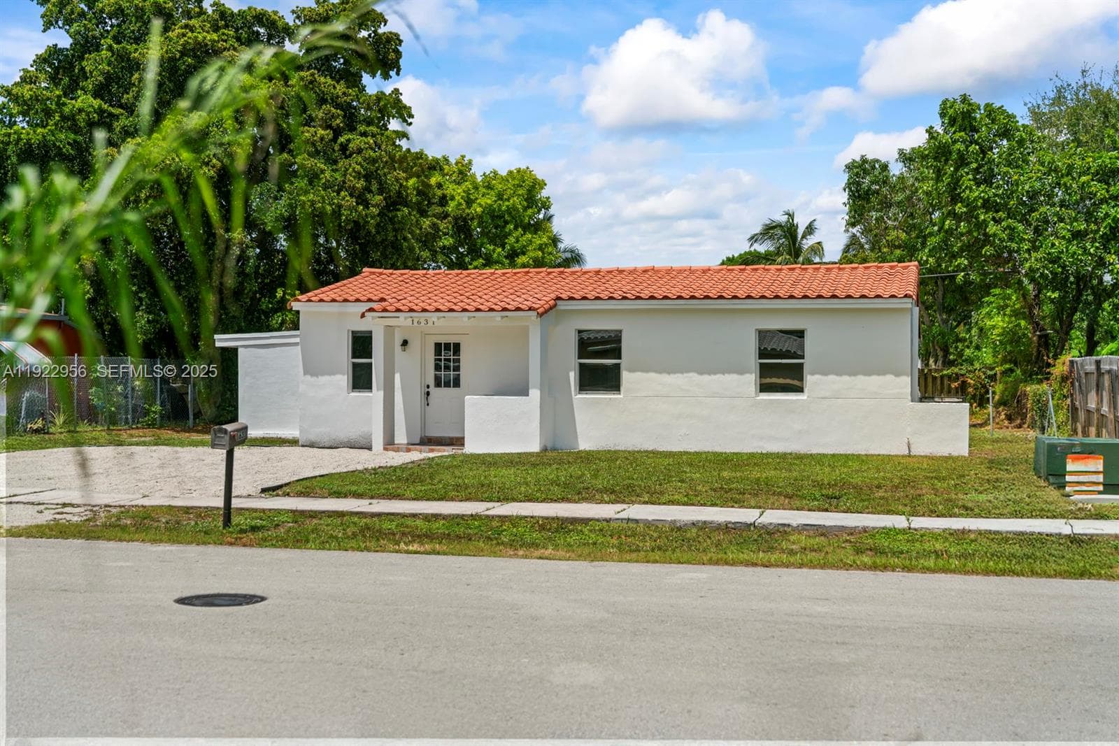1631 NW 12th Ct photo 1