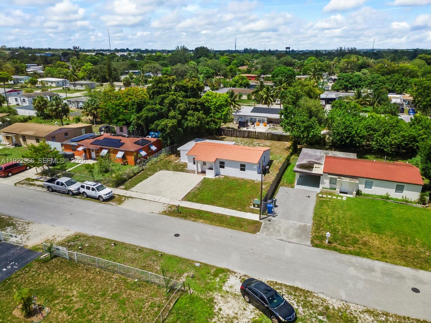 1631 NW 12th Ct photo 31