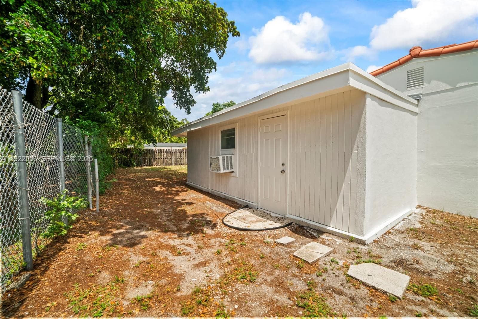 1631 NW 12th Ct photo 25