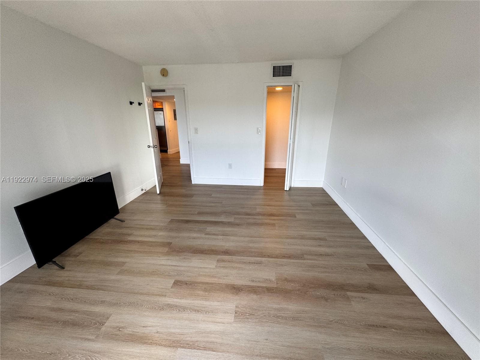 THE ISLANDER CLUB CONDO · #602 in North Bay Village - Photo 12