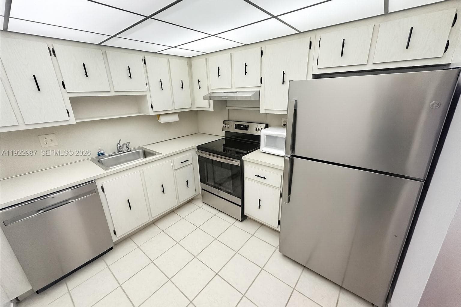 OLYMPUS CONDO PHASE · #1520 in Hallandale Beach - Photo 8