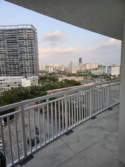 DUO Condos · #1004E in Hallandale Beach - Photo 6