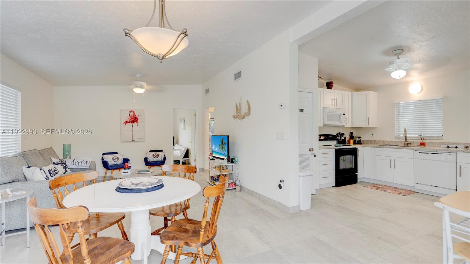 137 Pacific Ave photo 5