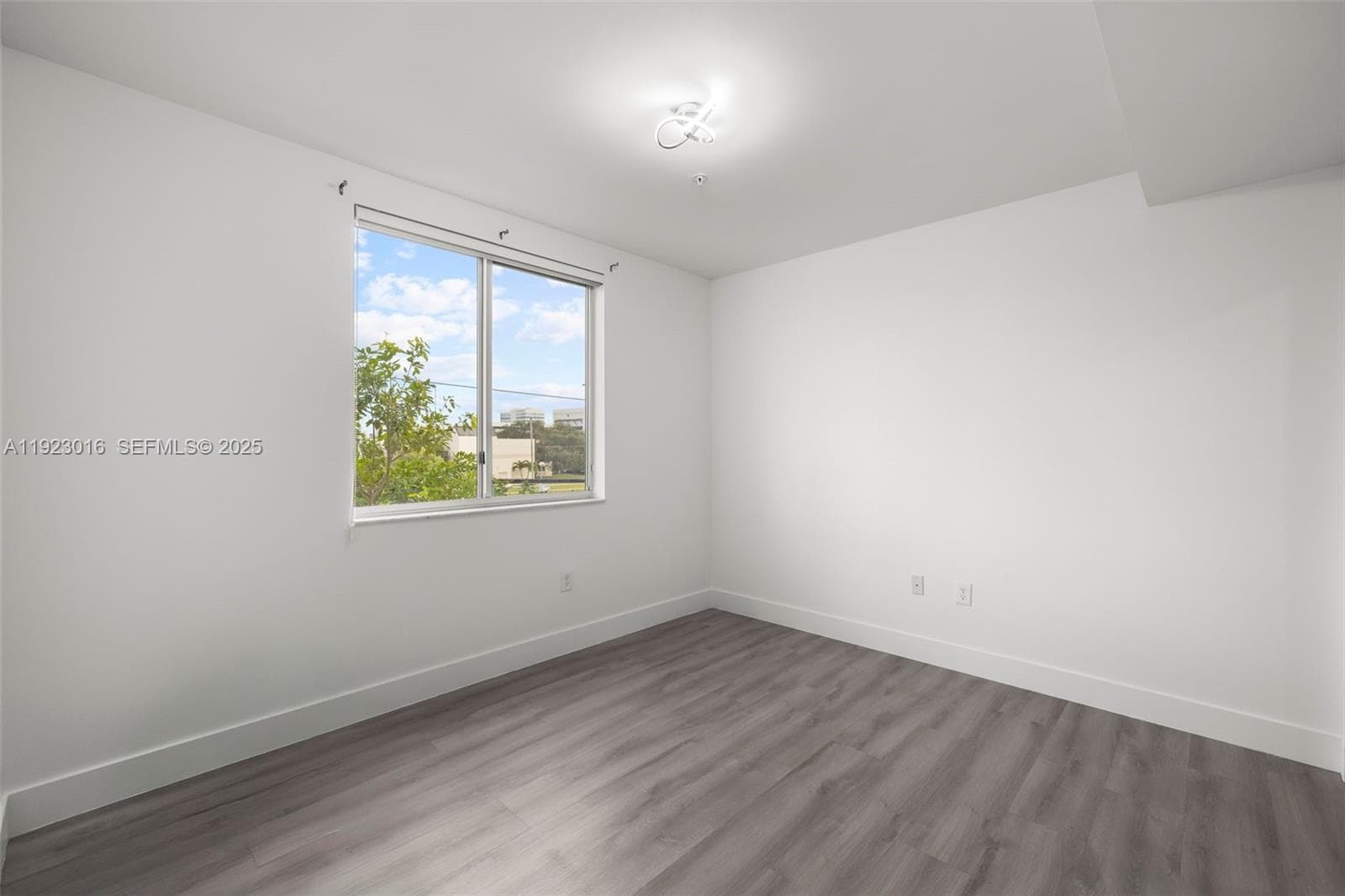 WEITZER AVENTURA PLACE CO · #305 in Miami - Photo 20