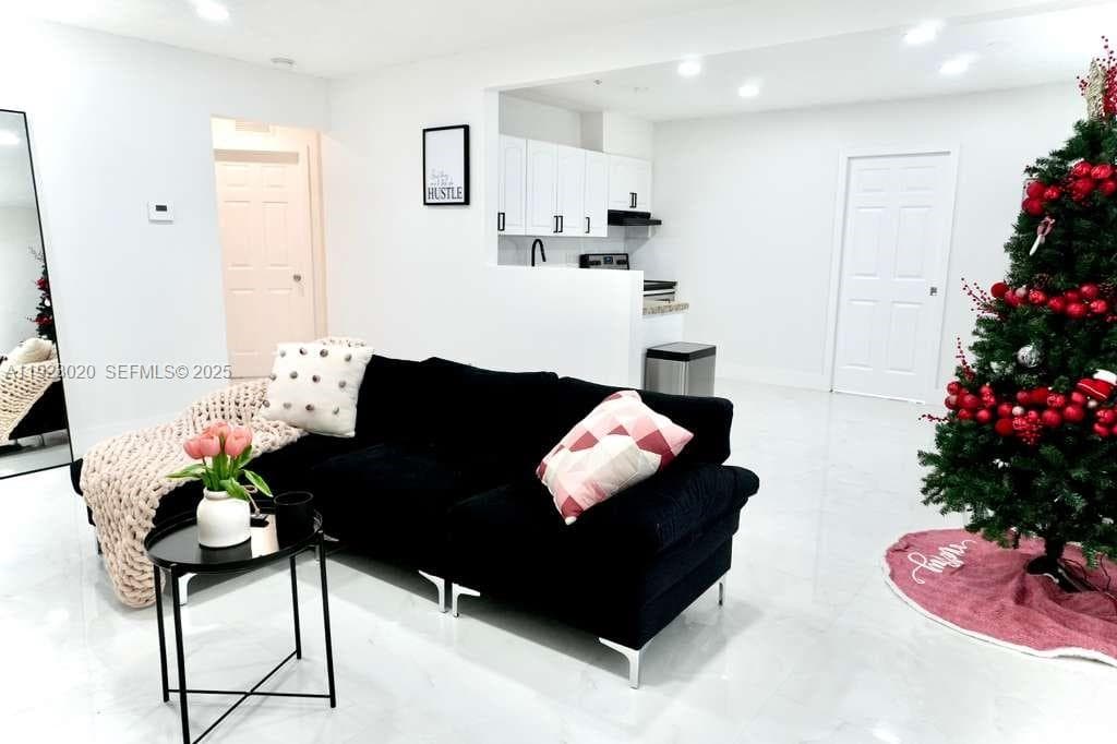 1213 NW 6th Ave #0 photo 6