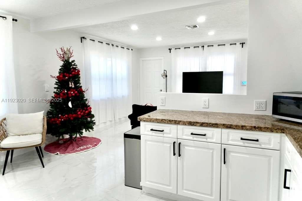 1213 NW 6th Ave #0 photo 8