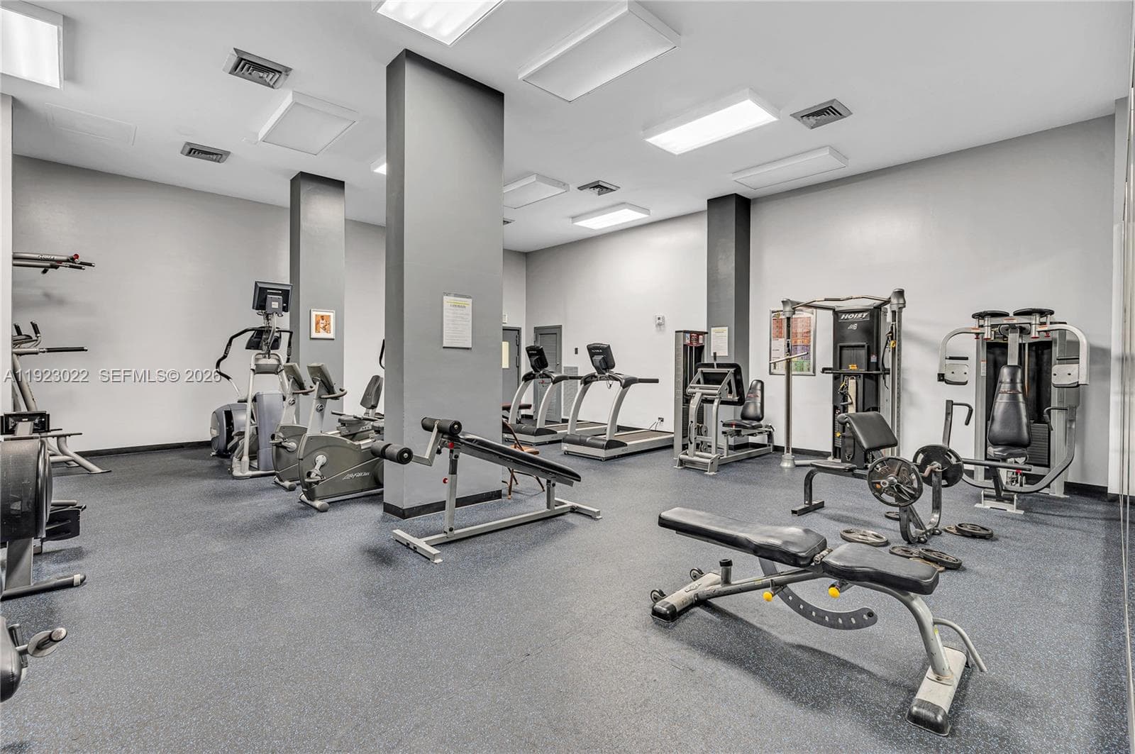 Winston Towers 500 · #820 in Sunny Isles Beach - Photo 16